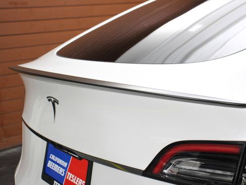 Used 2022 Tesla Model Y Performance image 14