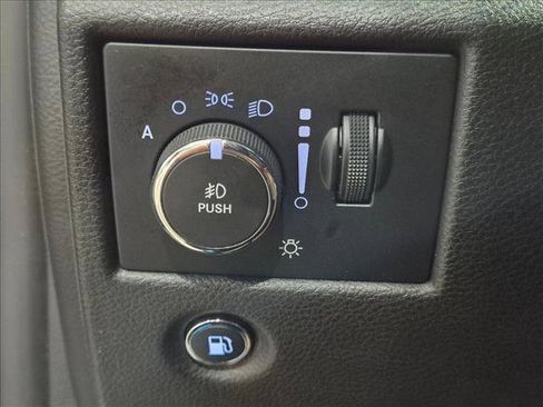 Used 2017 Jeep Grand Cherokee Summit w/ Platinum Series Group RWD image 11