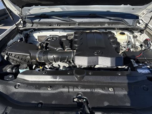 Used 2016 Toyota 4Runner SR5 image 28