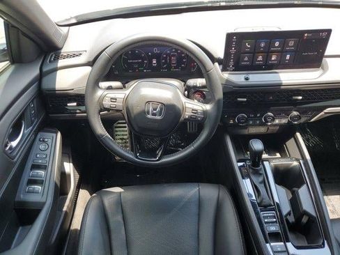 Used 2025 Honda Accord Sport image 15