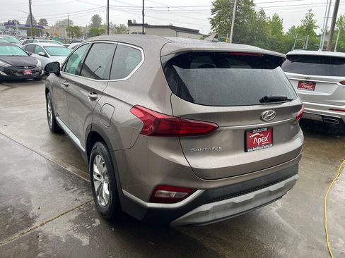 Used 2019 Hyundai Santa Fe SEL FWD image 5