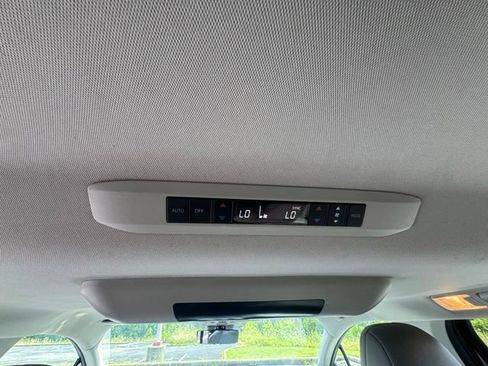 Used 2021 Toyota Sienna Limited AWD/4WD image 20