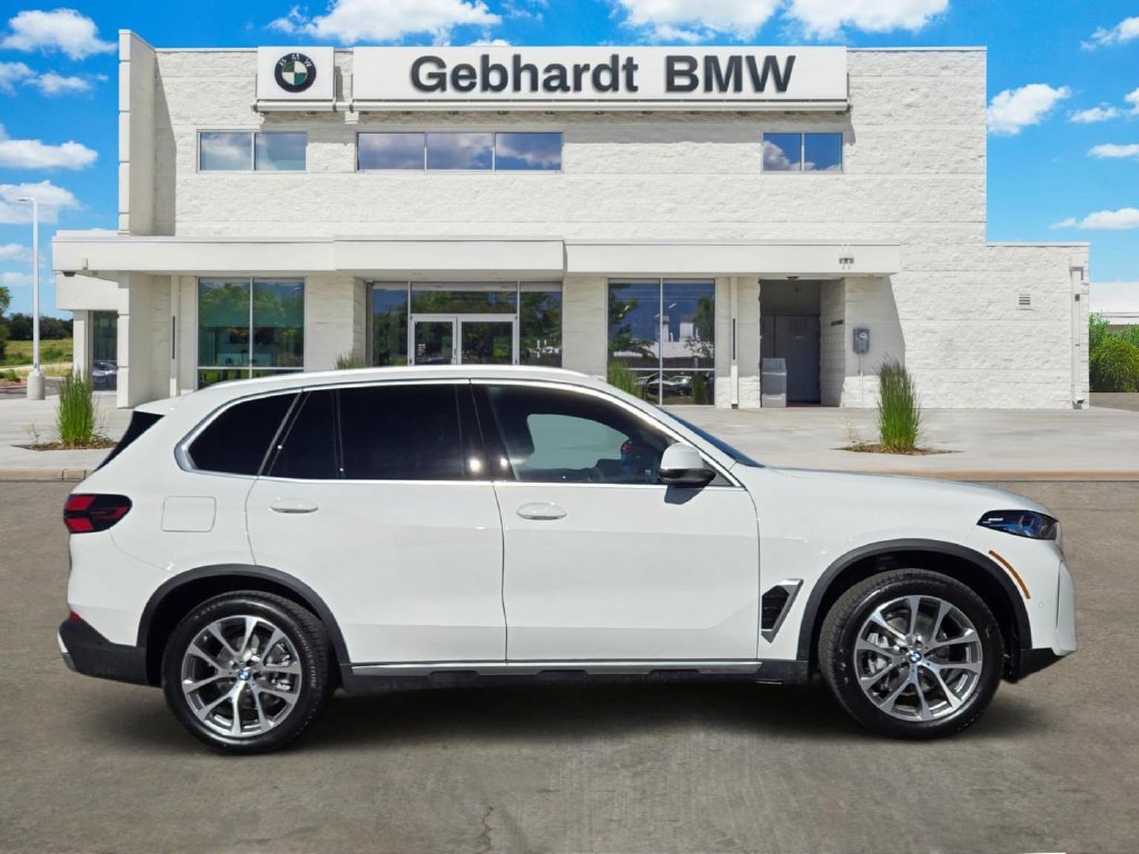 Certified 2026 BMW X5 xDrive40i w/ Climate Comfort Package AWD/4WD image 4
