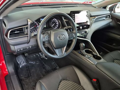 Used 2024 Toyota Camry SE FWD image 12