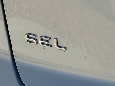 Used 2024 Volkswagen Atlas Cross Sport SEL Premium R-Line image 10