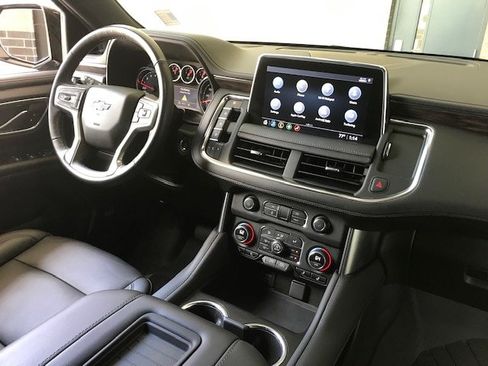 Used 2021 Chevrolet Tahoe Z71 w/ Luxury Package AWD/4WD image 9