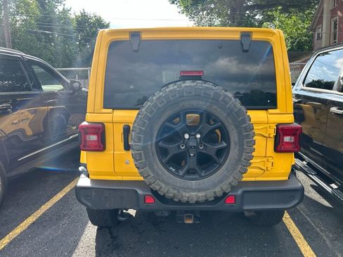 Used 2019 Jeep Wrangler Unlimited Sahara w/ Quick Order Package 24M Moab AWD/4WD image 7