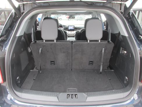 Used 2023 Ford Explorer XLT w/ Equipment Group 202A AWD/4WD image 23