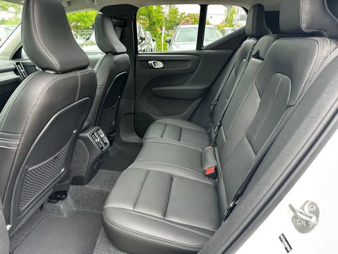 Used 2025 Volvo XC40 B5 Core w/ Protection Package Premier AWD/4WD image 15