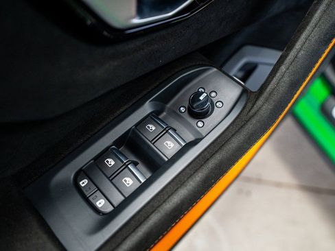 Used 2023 Lamborghini Urus Performante image 38