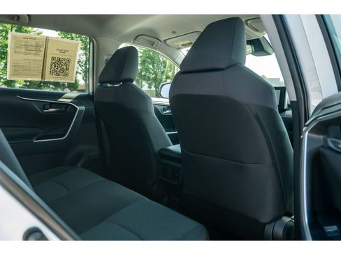 Used 2025 Toyota RAV4 XLE AWD/4WD image 16