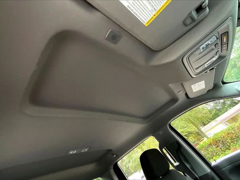 Used 2021 Chevrolet Silverado 1500 LT image 24