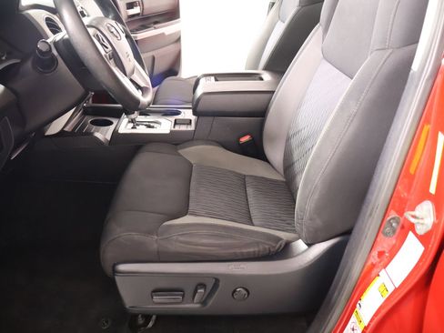 Used 2017 Toyota Tundra SR5 w/ SR5 Upgrade Package AWD/4WD image 12