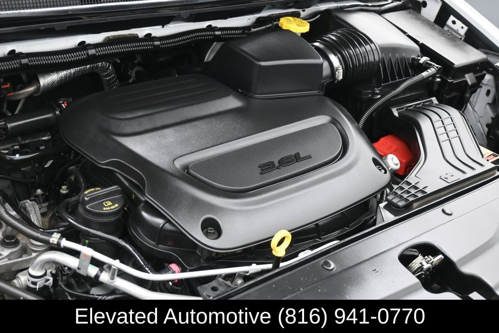 Used 2023 Chrysler Voyager LX FWD image 23