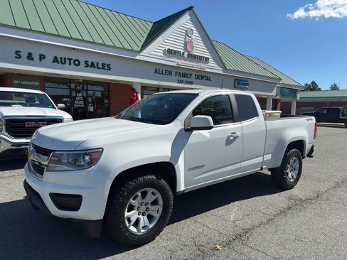 Used 2020 Chevrolet Colorado LT w/ Safety Package image 2