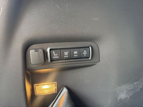 Used 2014 Ford Explorer Limited w/ Equipment Group 302A AWD/4WD image 15