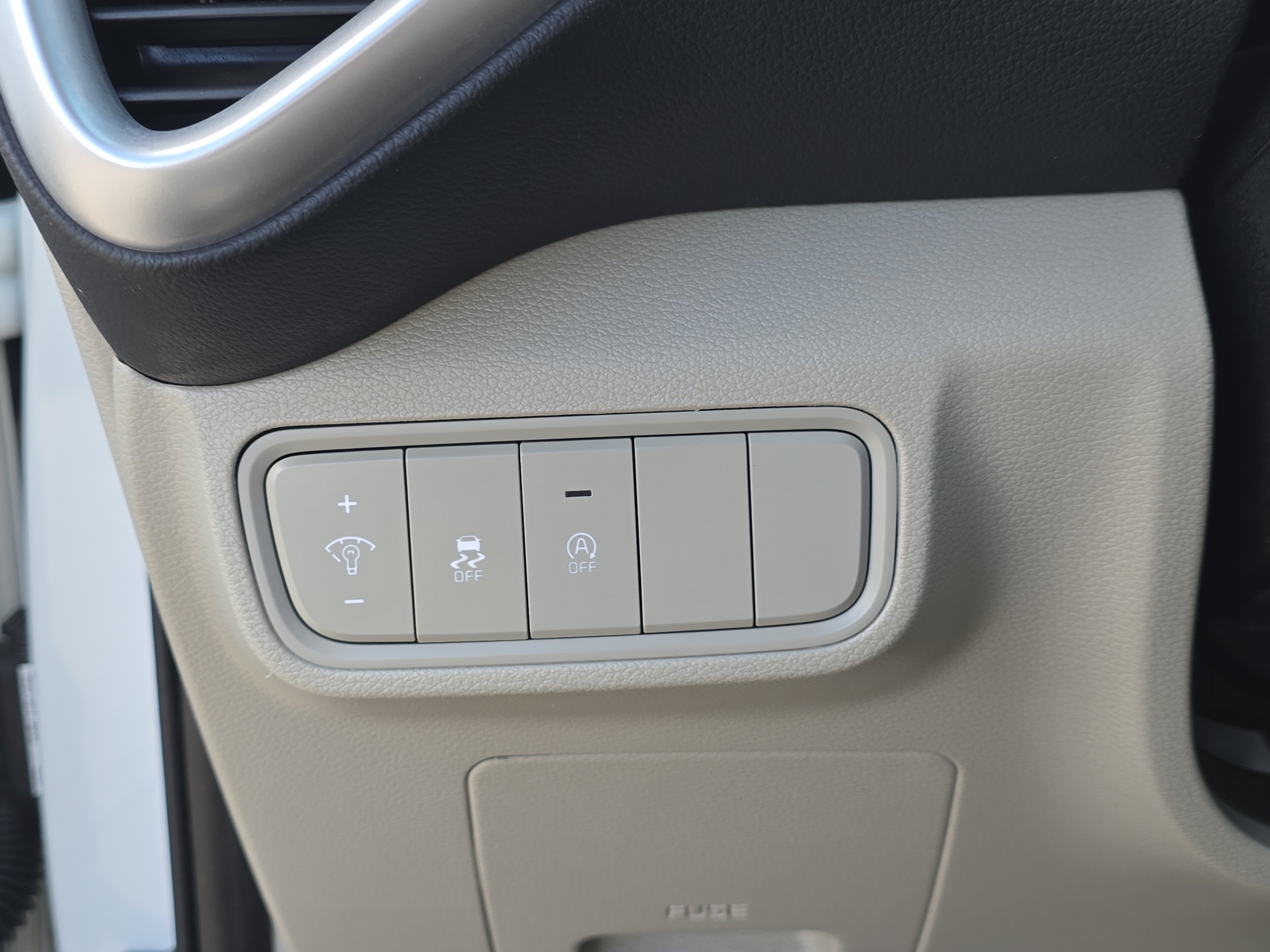 Certified 2025 Kia Soul LX w/ LX Technology Package FWD image 26