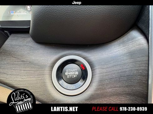 New 2025 Jeep Grand Cherokee Limited image 14