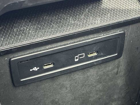 Used 2022 Mercedes-Benz GLC 300 4MATIC image 37