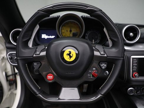 Certified 2017 Ferrari California T image 27