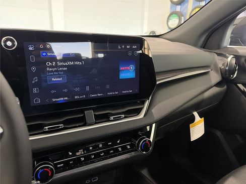 New 2026 Chevrolet Equinox LT w/ Convenience Package II FWD image 22