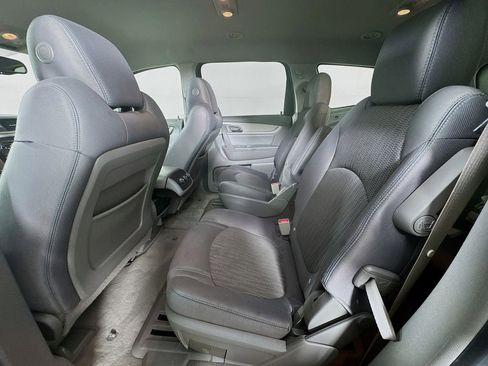 Used 2016 Chevrolet Traverse LT w/ Style and Technology Package image 24
