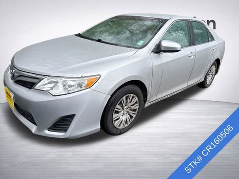 Used 2012 Toyota Camry LE image 4