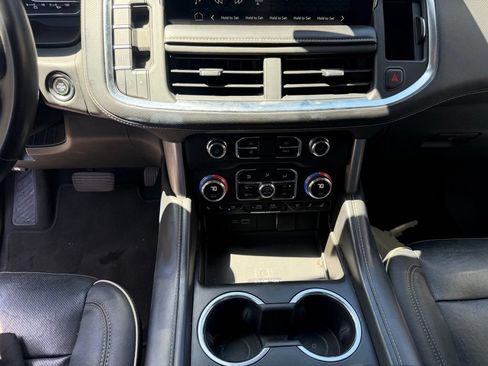Used 2023 GMC Yukon SLT AWD/4WD image 24