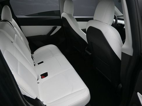 Used 2021 Tesla Model Y 2WD image 29