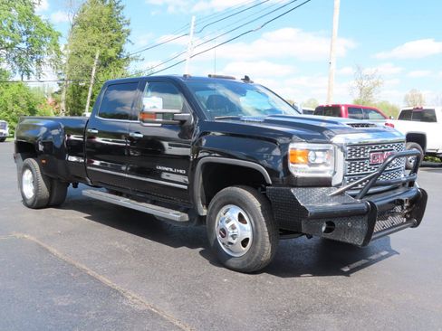Used 2019 GMC Sierra 3500 Denali w/ Duramax Plus Package image 8