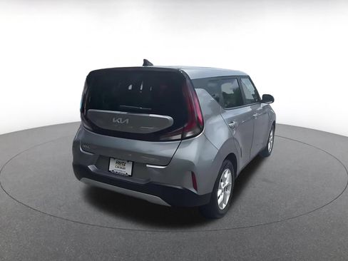 Used 2025 Kia Soul LX w/ LX Technology Package FWD image 15