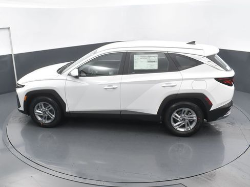 Used 2025 Hyundai Tucson SE image 18