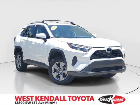 Used 2024 Toyota RAV4 XLE w/ Convenience Package FWD image 1