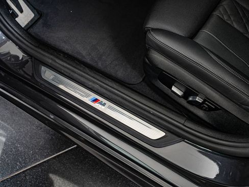 Used 2023 BMW 540i w/ M Sport Package RWD image 39