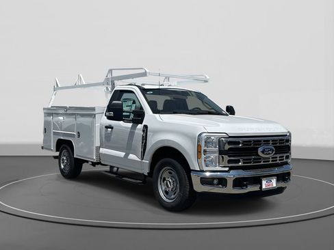 New 2025 Ford F350 XL w/ XL Chrome Package RWD image 4