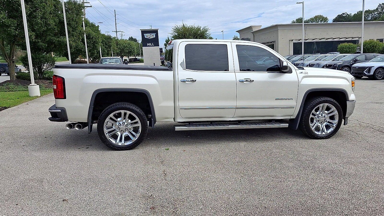 Used 2014 GMC Sierra 1500 SLT w/ Suspension Package, Off-Road AWD/4WD image 9