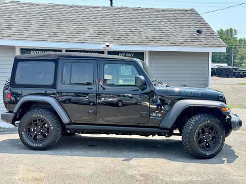 Used 2023 Jeep Wrangler Unlimited w/ Cold Weather Group AWD/4WD image 19