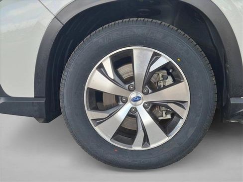 Used 2024 Subaru Ascent Premium w/ Convenience Package image 23