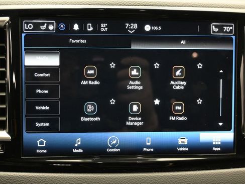 Used 2024 Chrysler Pacifica Touring-L image 27