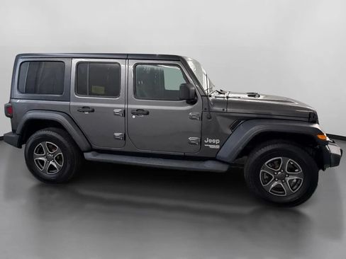 Used 2018 Jeep Wrangler Unlimited Sport S AWD/4WD image 11