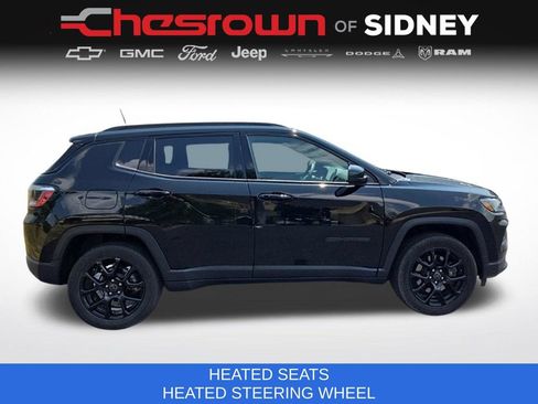 Used 2025 Jeep Compass Latitude w/ Altitude Special Edition AWD/4WD image 4