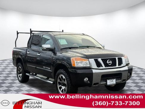 Used 2015 Nissan Titan SL image 1