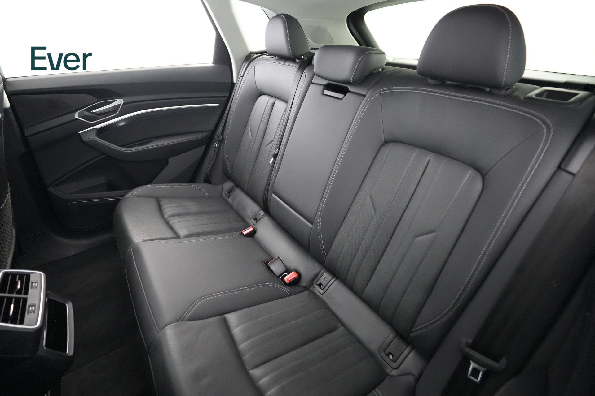 Used 2024 Audi Q8 e-tron Premium Plus w/ Premium Plus Package AWD/4WD image 24