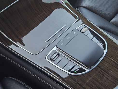 Certified 2020 Mercedes-Benz GLC 300 w/ Premium Package image 19