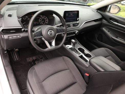 Used 2022 Nissan Altima 2.5 SV image 12