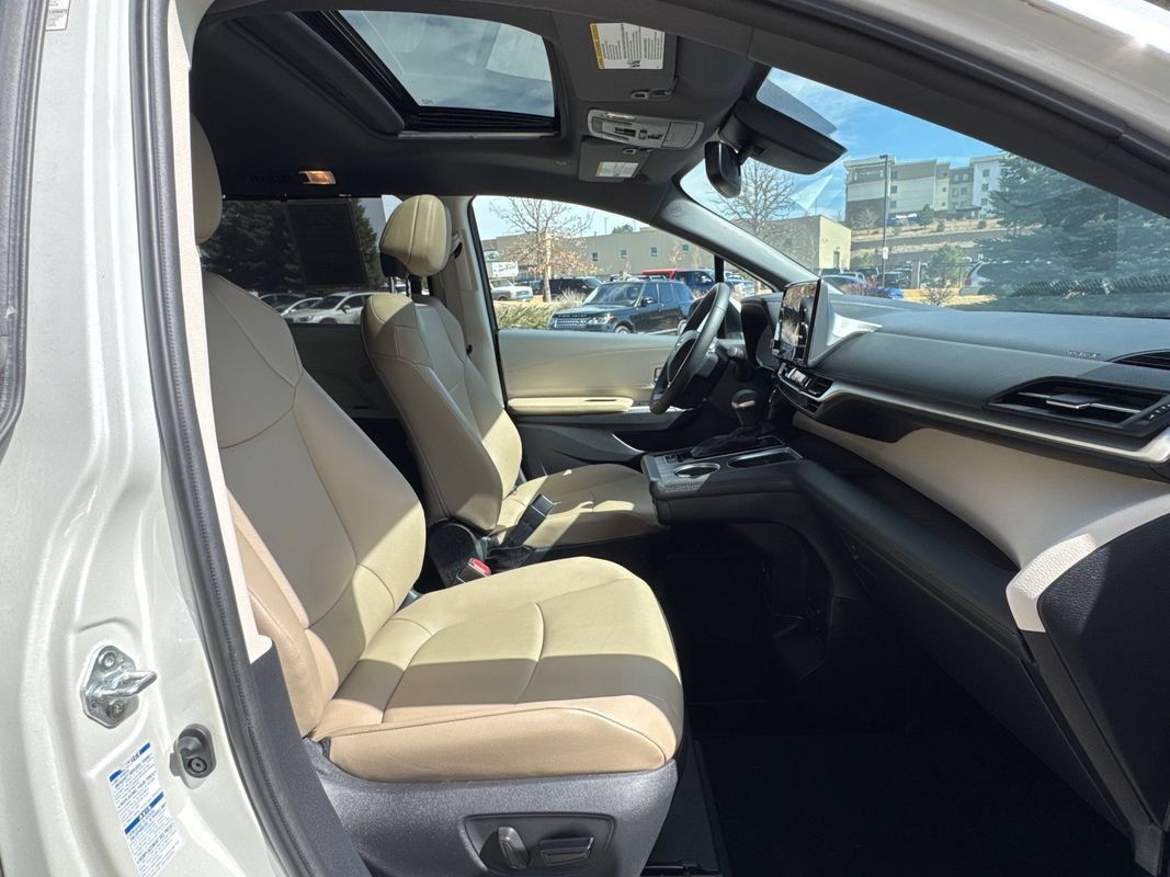 Used 2021 Toyota Sienna XLE AWD/4WD image 23