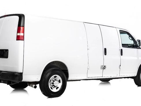 Used 2014 Chevrolet Express 3500 3500 3dr Extended Cargo Van image 3