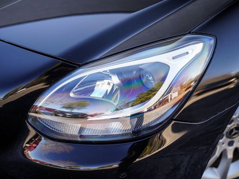 Used 2019 Mercedes-Benz SLC 300 image 5