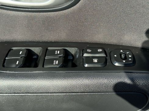 Used 2015 Kia Soul + image 20