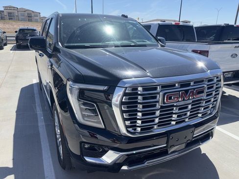 Used 2025 GMC Yukon XL Denali AWD/4WD image 3
